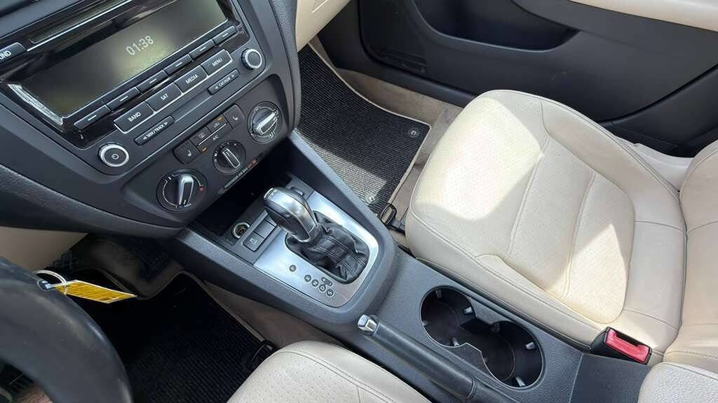 Used 2013 Volkswagen Jetta TDI image 17