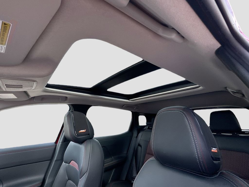 Used 2025 Nissan Kicks SR w/ SR Premium Package image 18