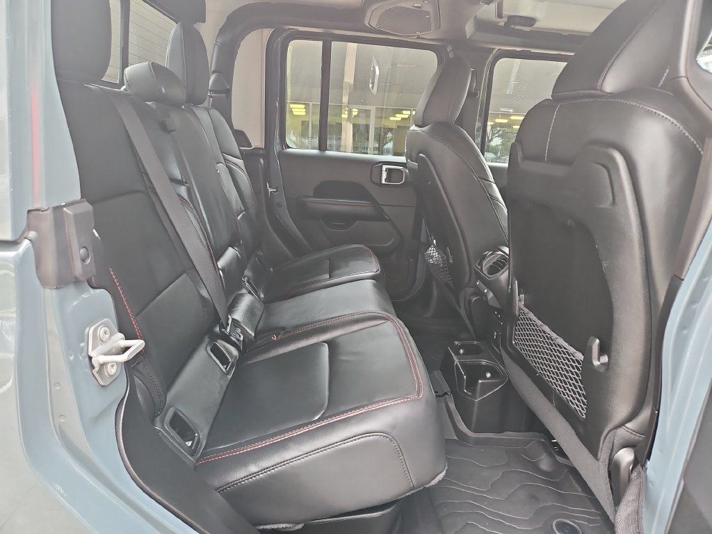 Used 2025 Jeep Gladiator Rubicon w/ Convenience Group AWD/4WD image 29