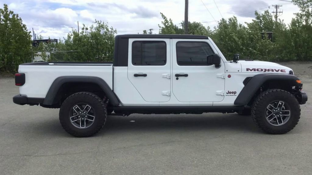 Certified 2024 Jeep Gladiator Mojave w/ Convenience Group image 9