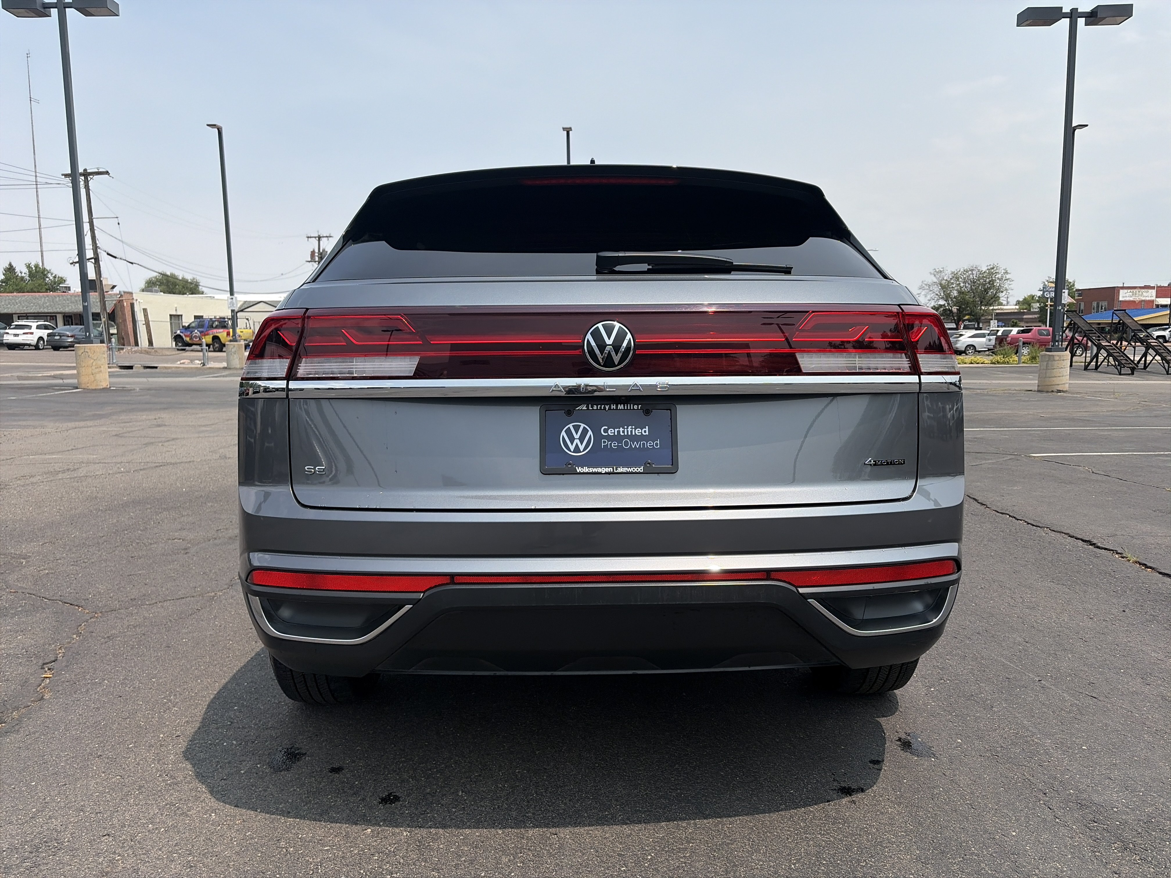 Used 2024 Volkswagen Atlas Cross Sport SE AWD/4WD image 11