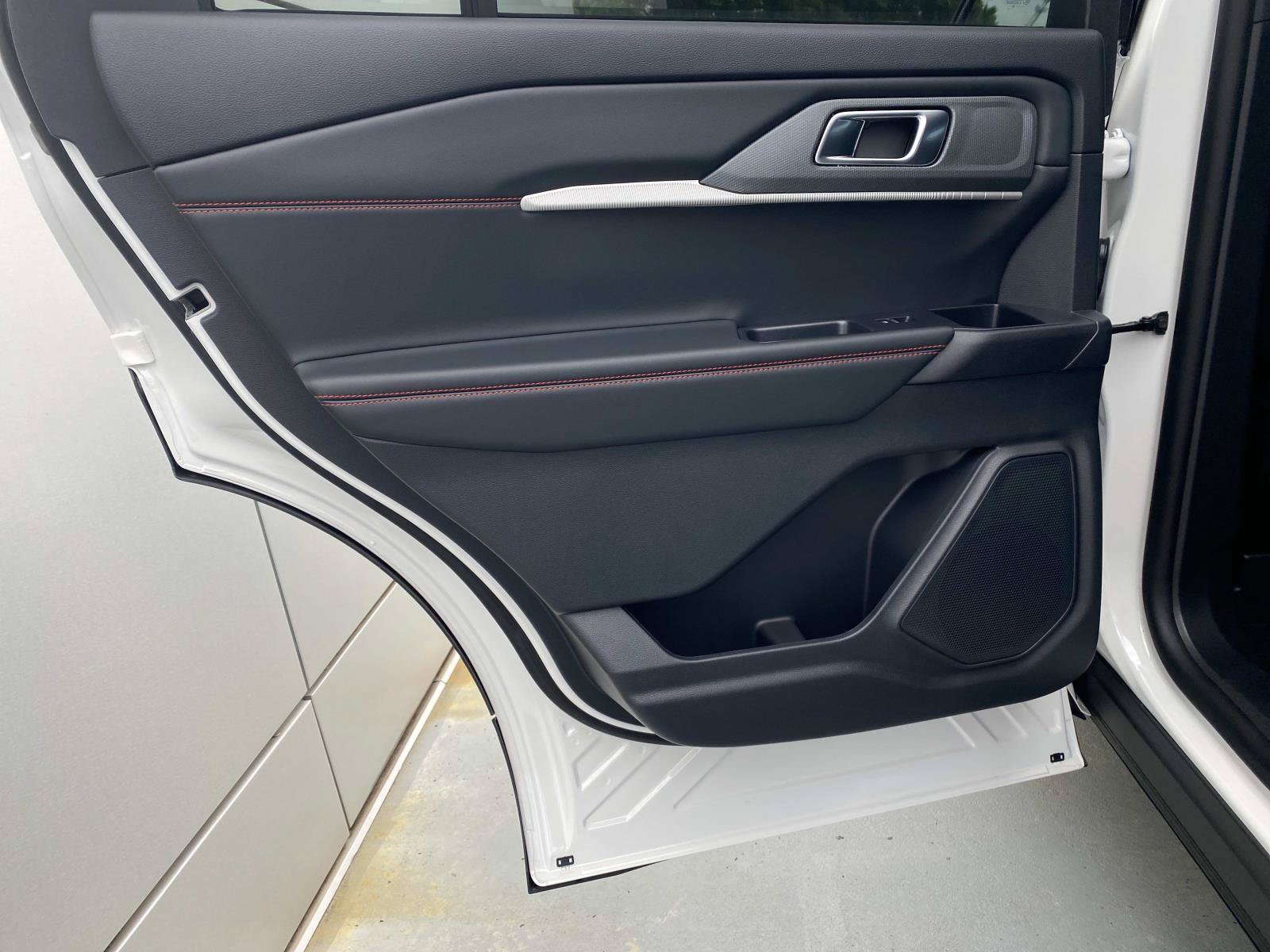 New 2026 Ford Explorer ST-Line w/ ST-Line Street Pack RWD image 10
