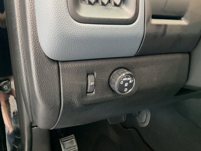 Used 2022 Chevrolet Colorado Z71 w/ Safety Package RWD image 7