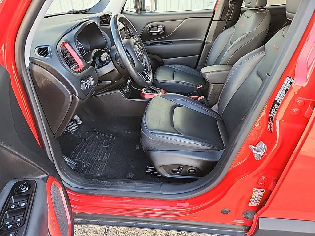 Used 2022 Jeep Renegade Trailhawk AWD/4WD image 28