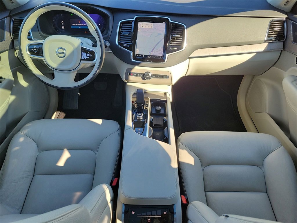 Used 2023 Volvo XC90 B6 Plus image 14