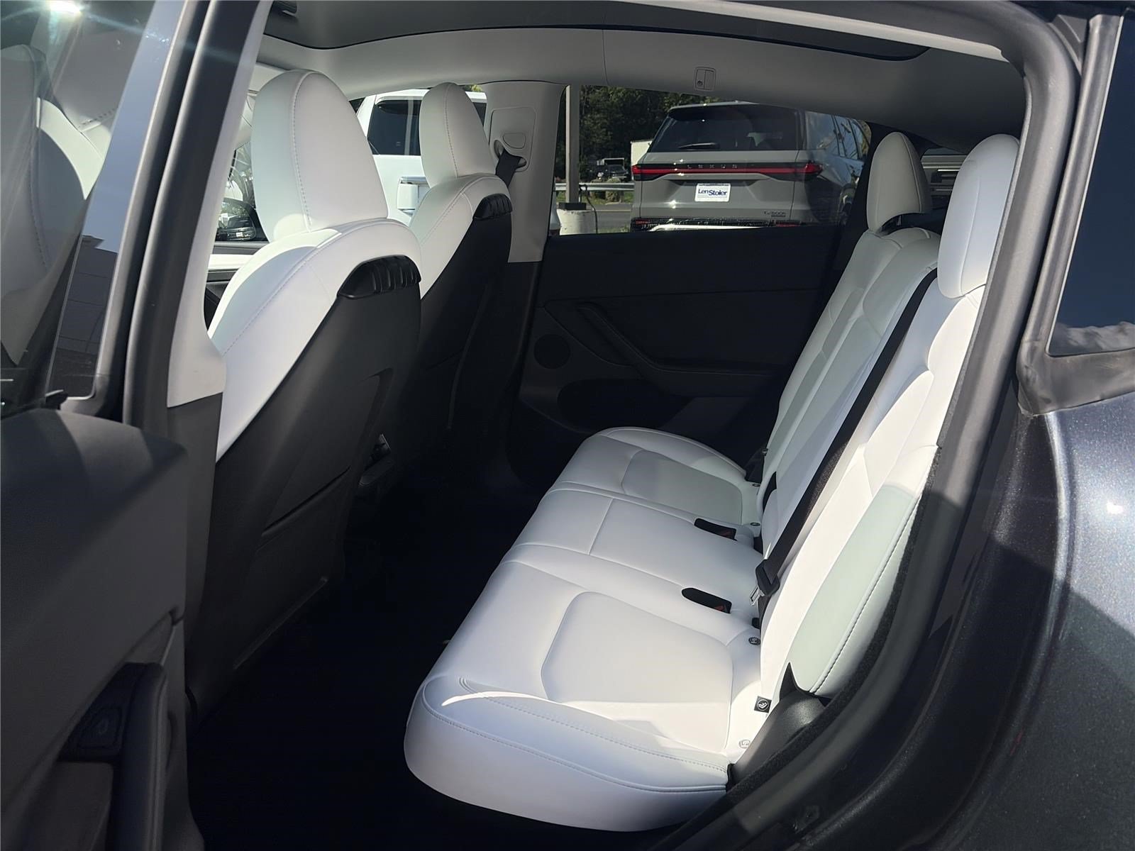 Used 2025 Tesla Model Y Long Range RWD image 12