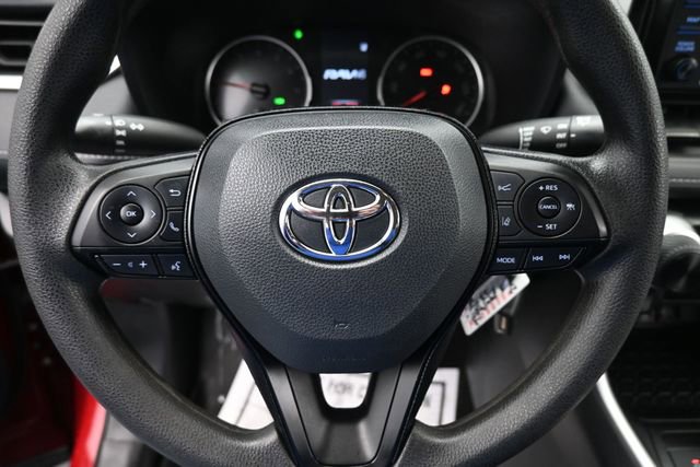 Used 2021 Toyota RAV4 LE AWD/4WD image 14