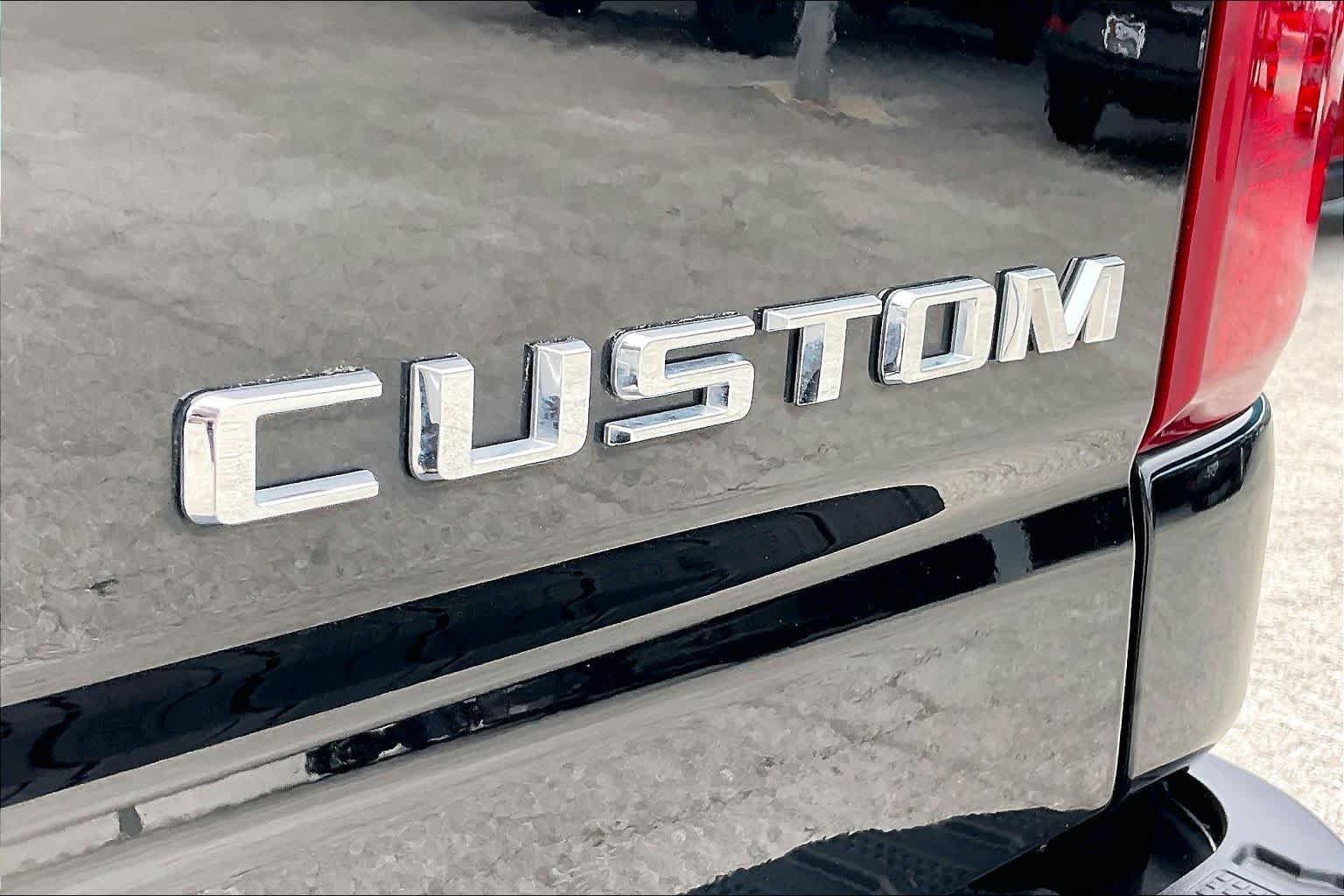 Used 2025 Chevrolet Silverado 2500 Custom w/ Custom Value Package AWD/4WD image 10