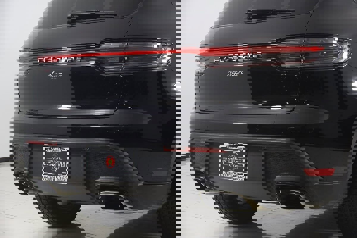 Used 2025 Porsche Macan image 53