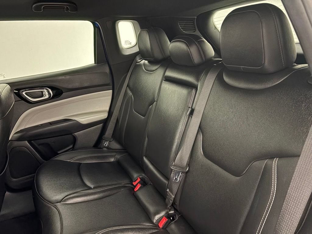 Used 2025 Jeep Compass Limited AWD/4WD image 33