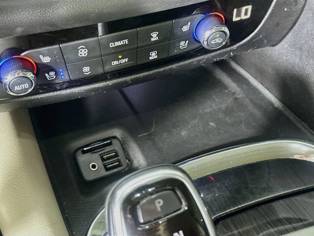 Used 2020 Buick Enclave Premium w/ Sun and Sites Package FWD image 34
