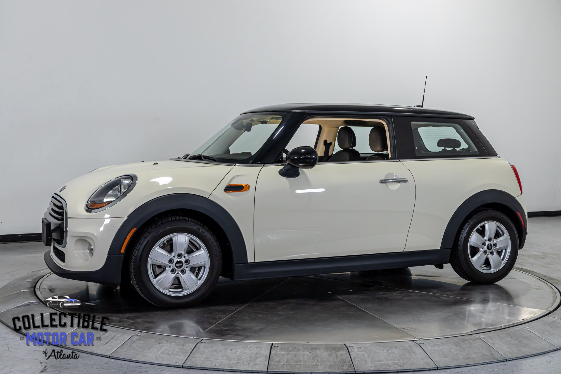 Used 2018 MINI Cooper 2-Door Hardtop image 4