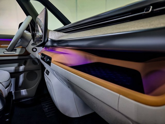 New 2025 Volkswagen ID. Buzz 1st Edition image 29