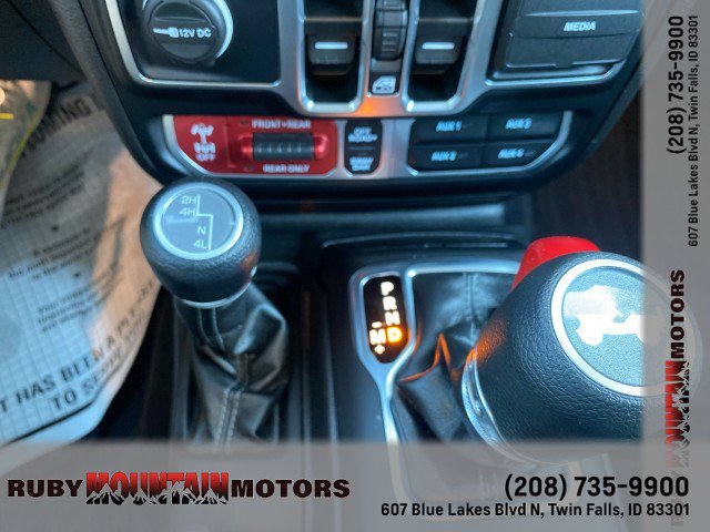 Used 2025 Jeep Wrangler Unlimited Rubicon AWD/4WD image 16
