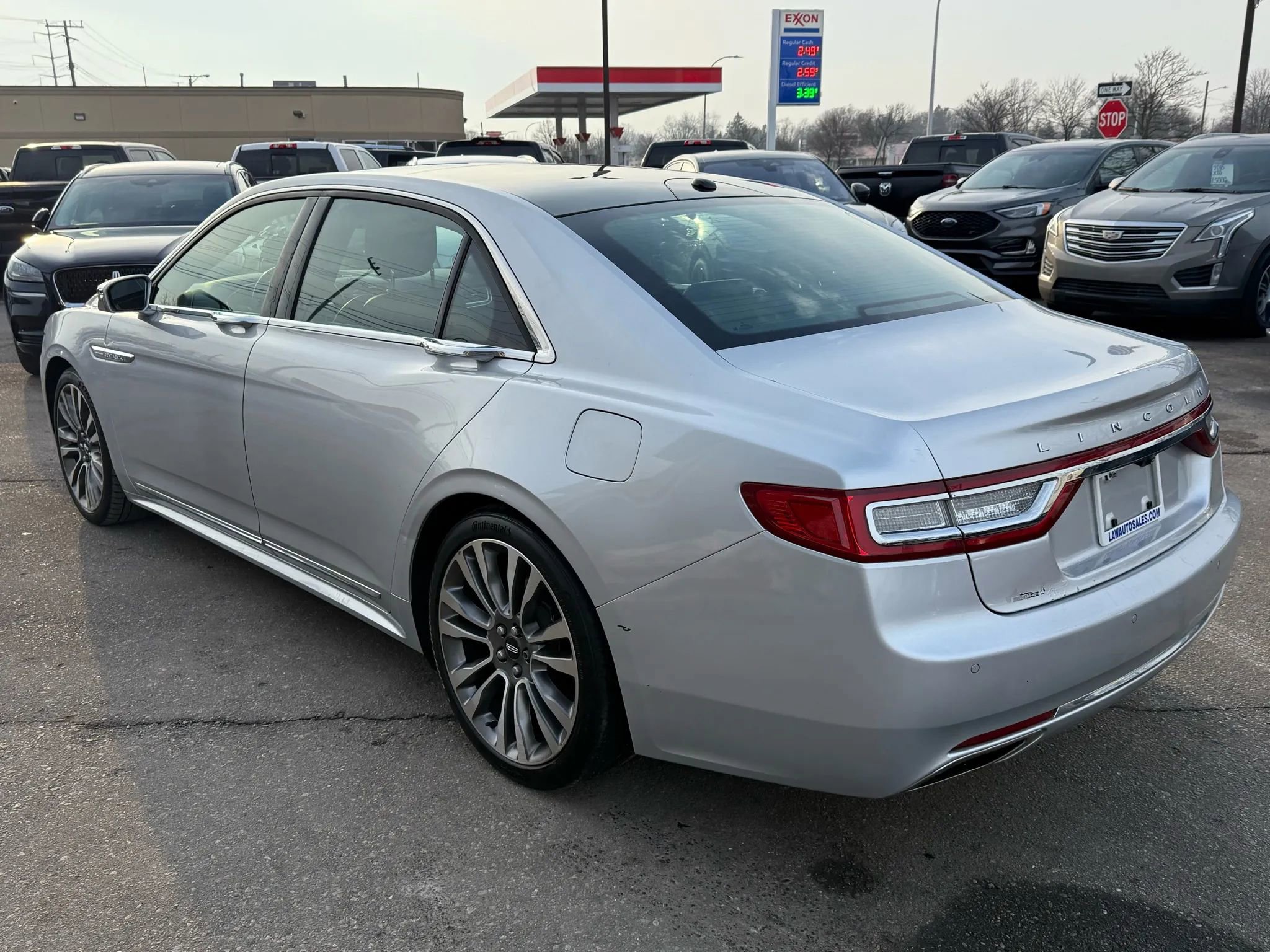 Used 2017 Lincoln Continental Select w/ Climate Package image 7