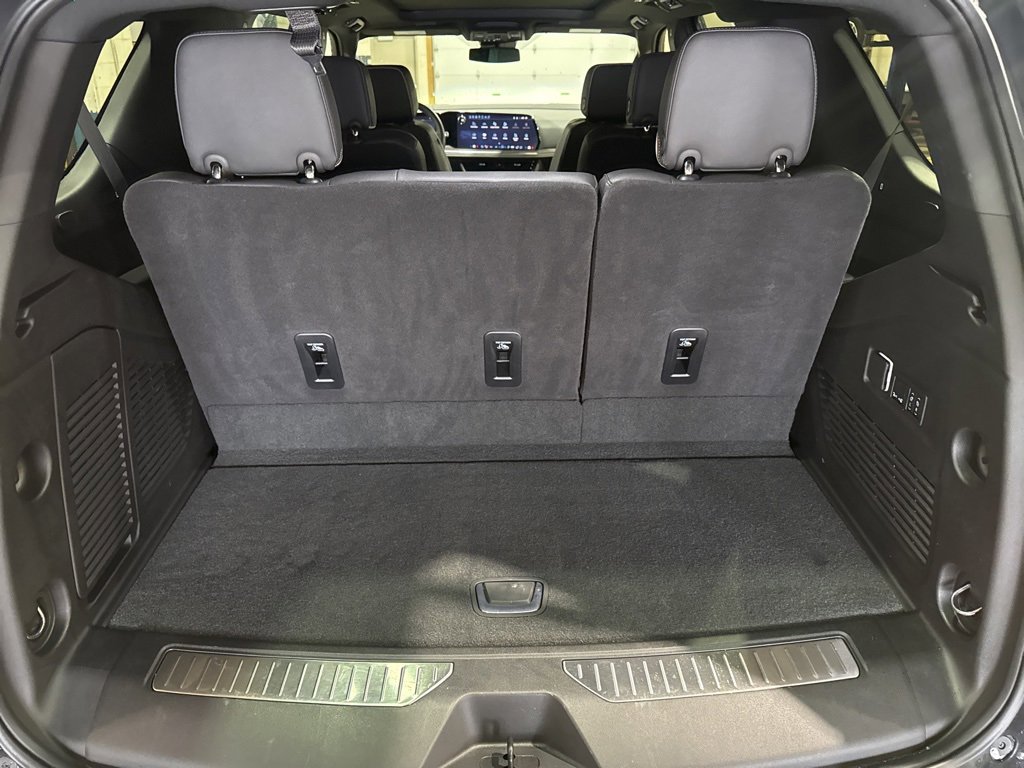 Used 2025 Chevrolet Tahoe Premier w/ Sun And Tow Package image 10