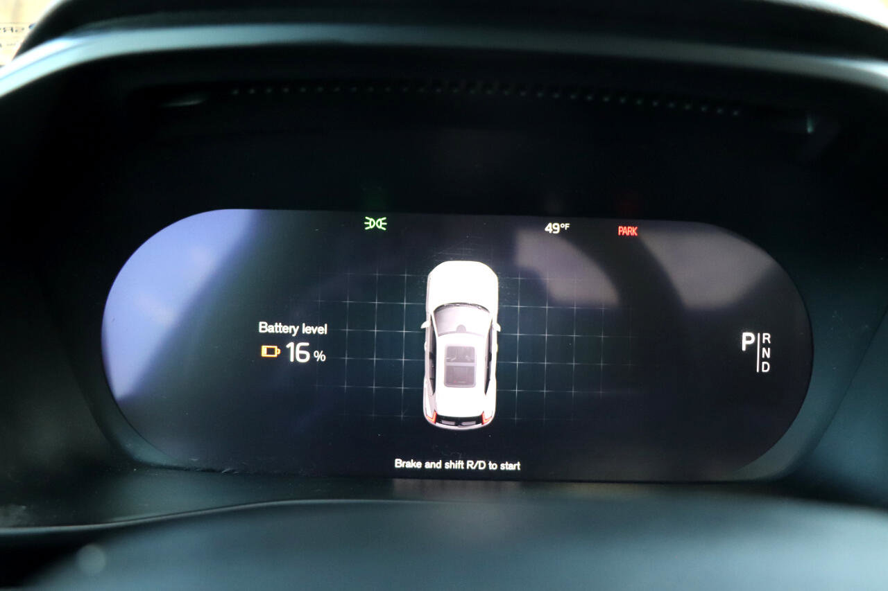 Used 2022 Volvo XC40 P8 Recharge Plus image 19