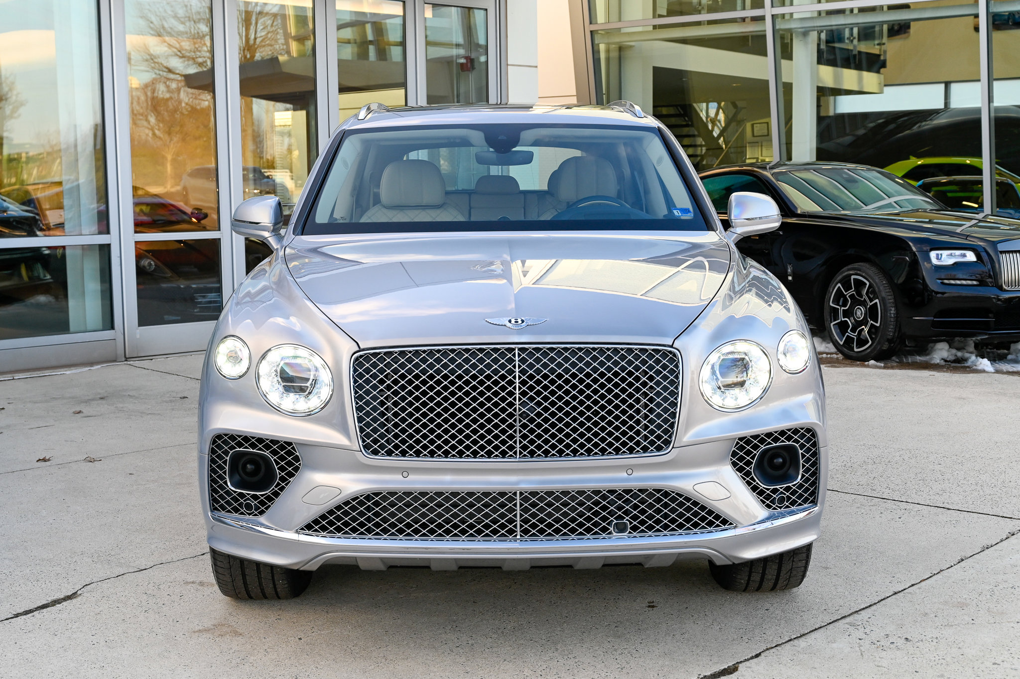 Used 2022 Bentley Bentayga image 2