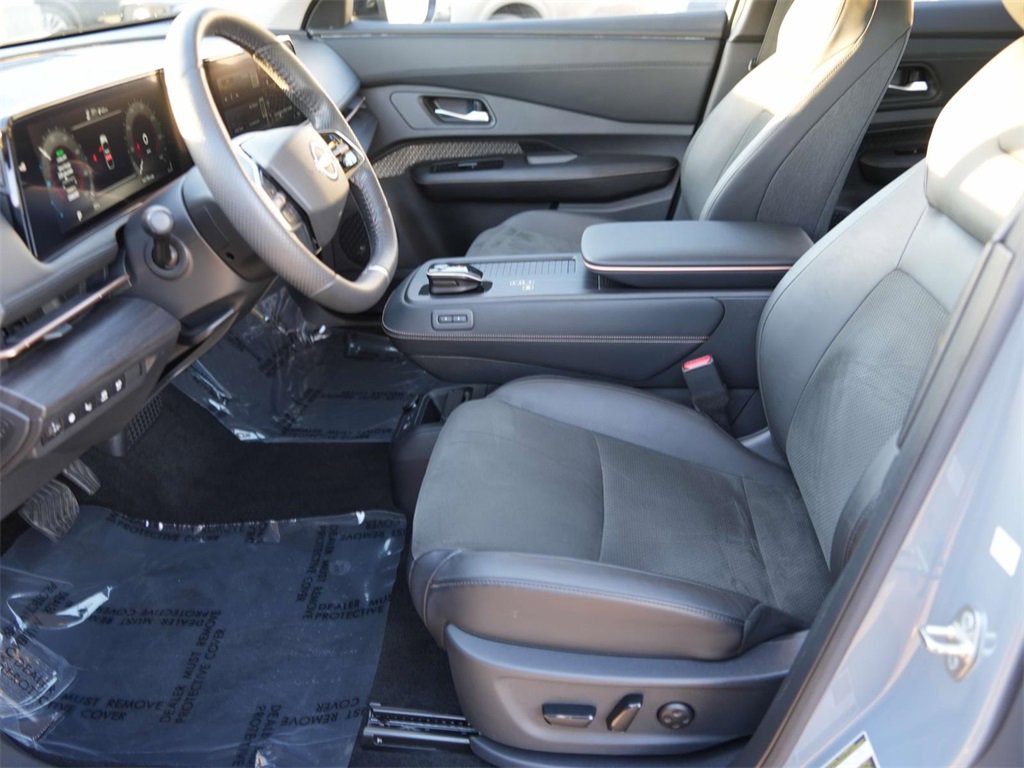 Used 2024 Nissan Ariya AWD image 22