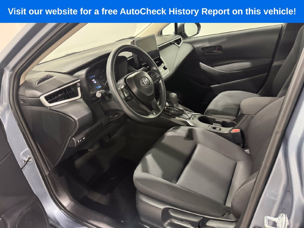 Used 2025 Toyota Corolla LE FWD image 15