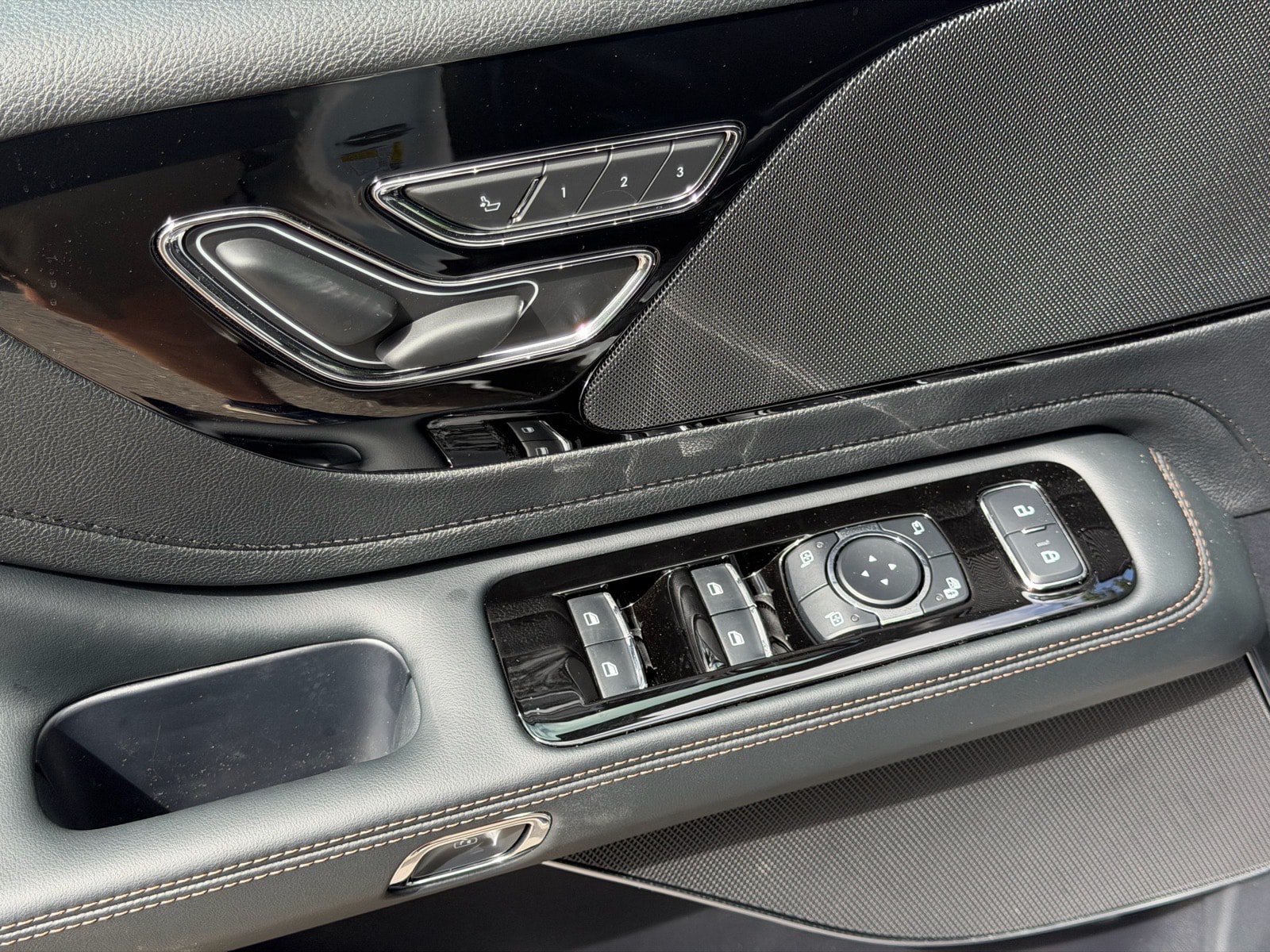 New 2026 Lincoln Aviator AWD image 26