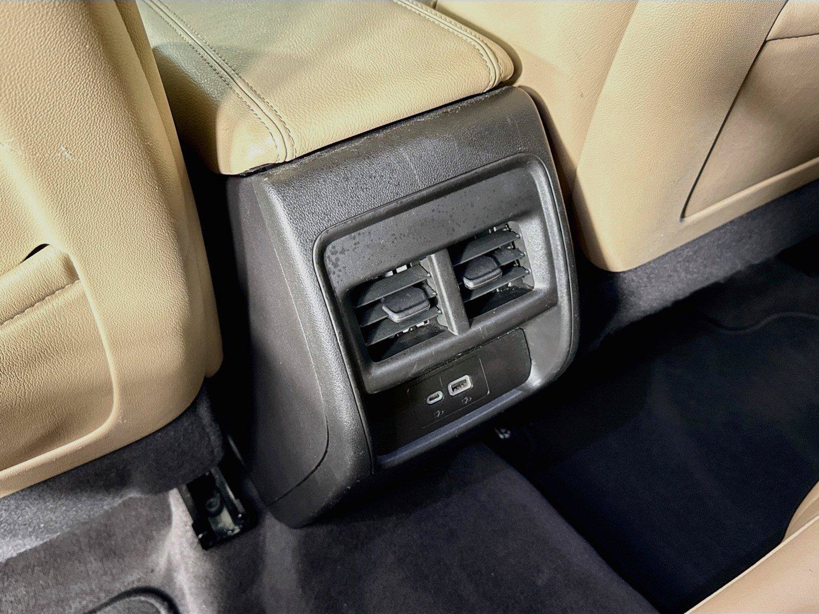 Used 2025 Cadillac XT4 Premium Luxury FWD image 36