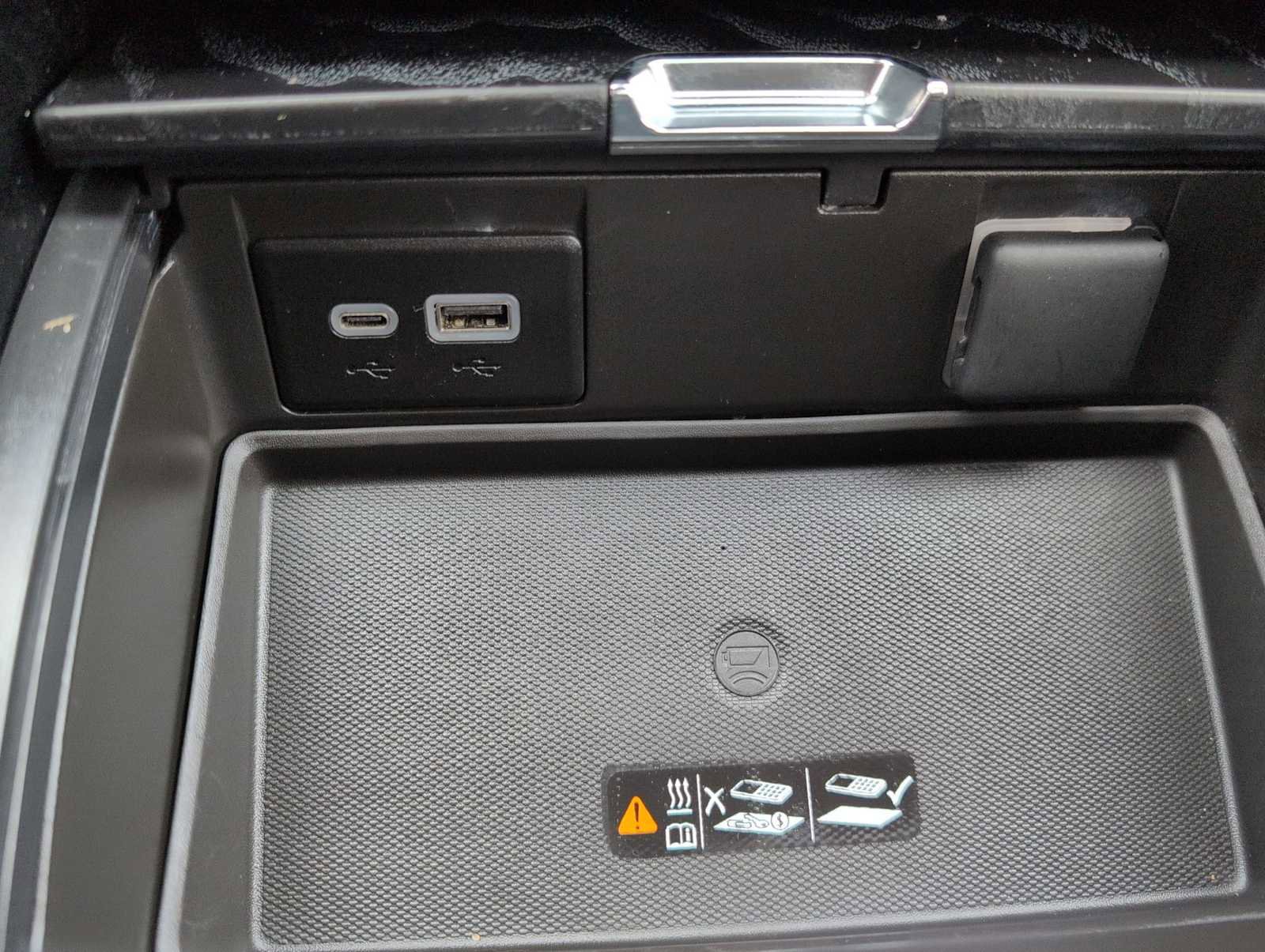 Used 2024 GMC Yukon XL Denali image 34