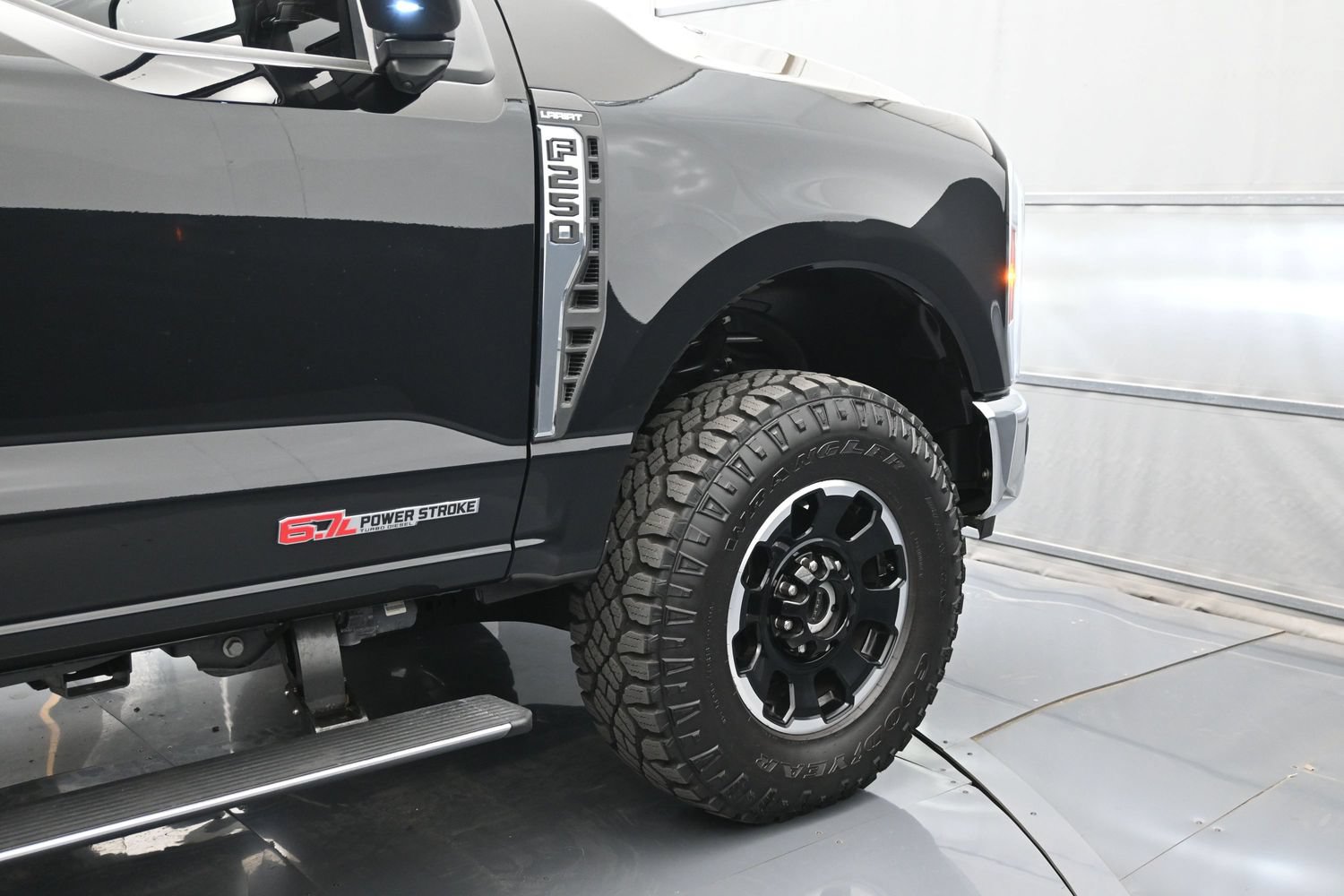 Used 2025 Ford F250 Lariat w/ Lariat Ultimate Package AWD/4WD image 51