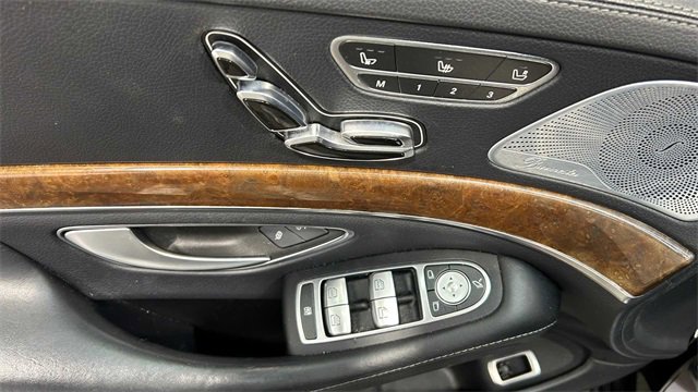 Used 2015 Mercedes-Benz S 550 4MATIC Sedan image 25