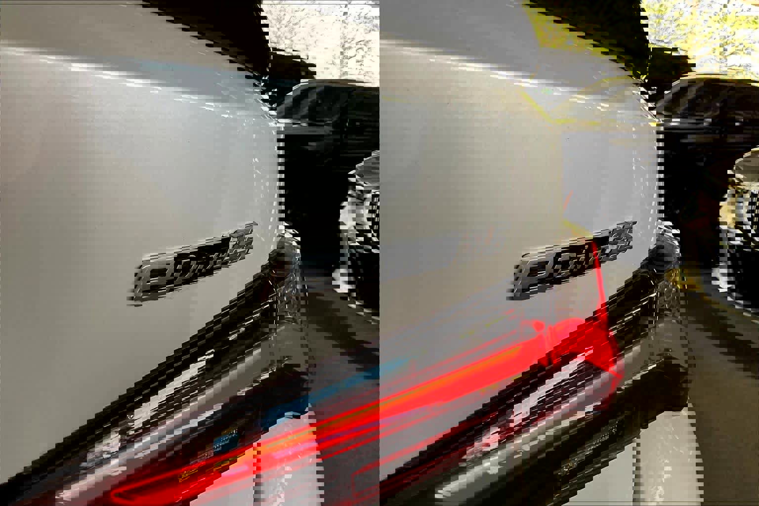 Used 2023 BMW i4 eDrive35 w/ Premium Package image 9