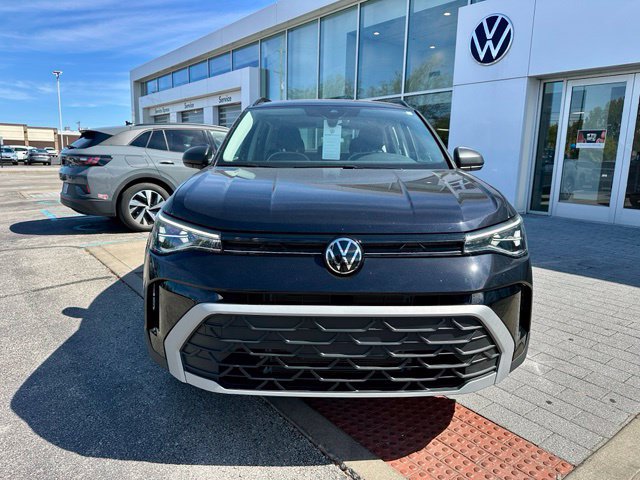 Certified 2025 Volkswagen Taos S AWD/4WD image 2