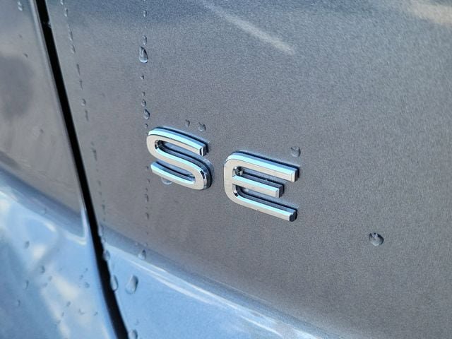 Certified 2025 Volkswagen Atlas Cross Sport SE FWD image 6