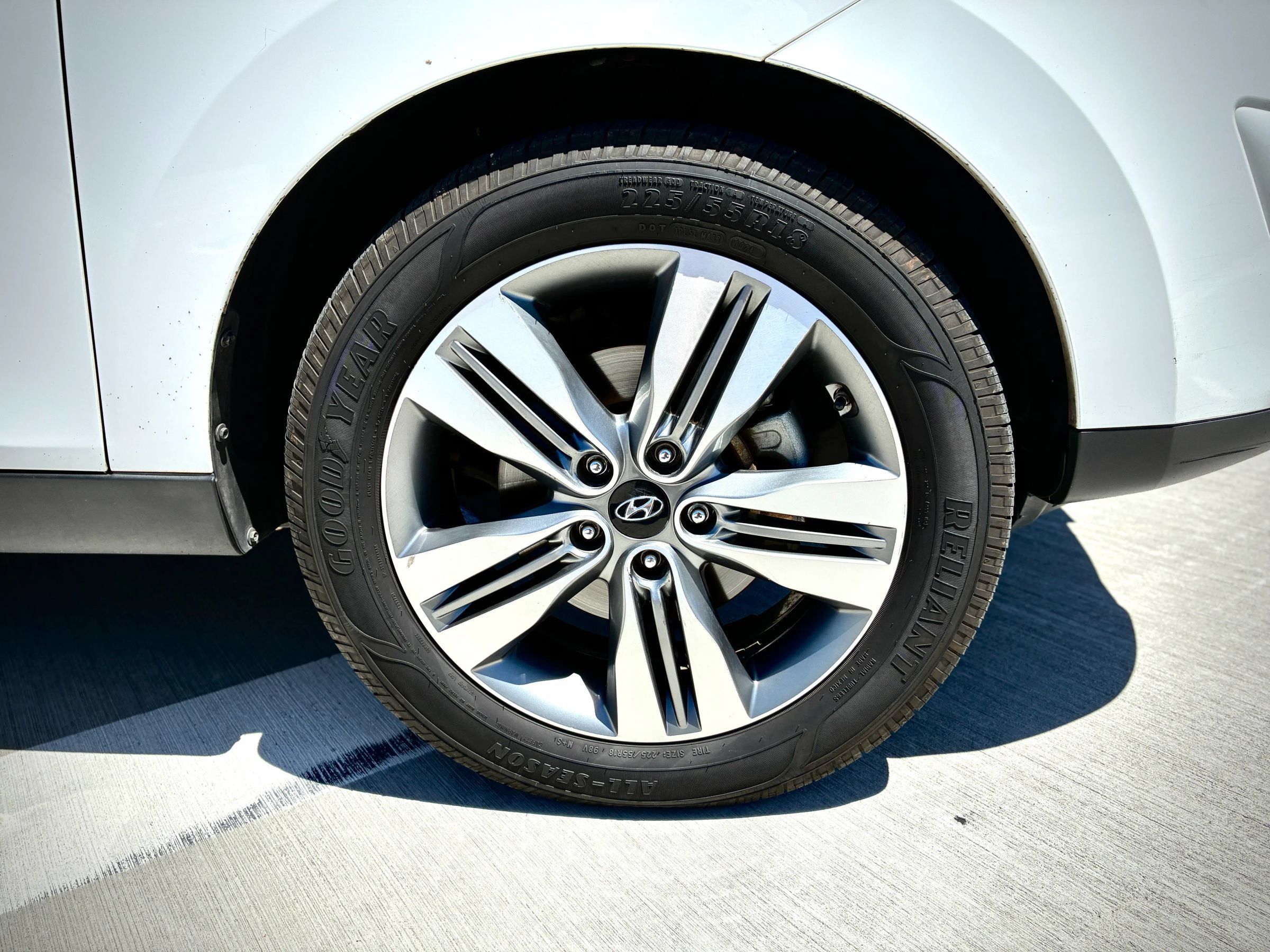 Used 2015 Hyundai Tucson Limited w/ Option Group 03 AWD/4WD image 14