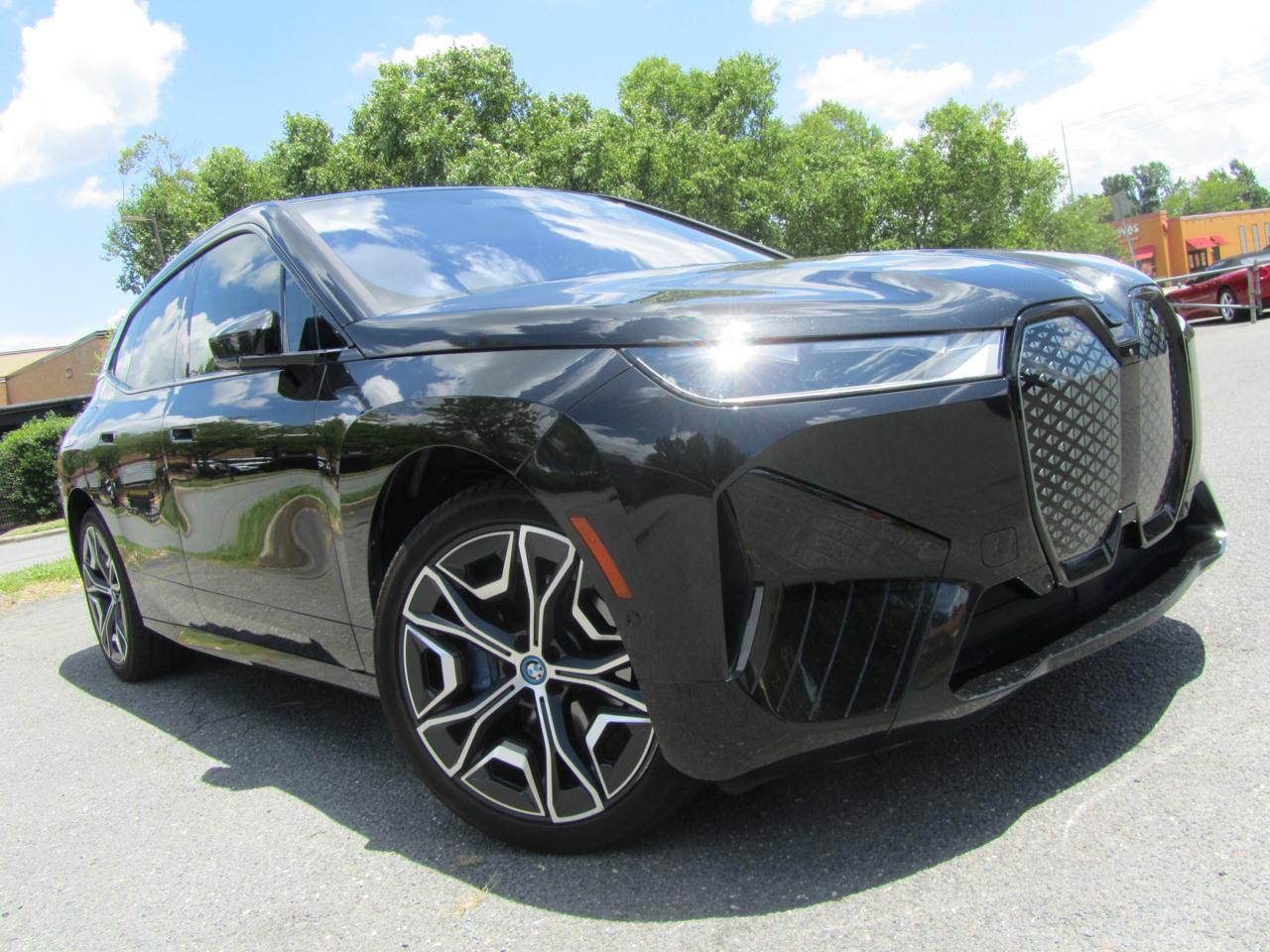 Used 2024 BMW iX xDrive50 w/ Sport Package AWD/4WD image 2