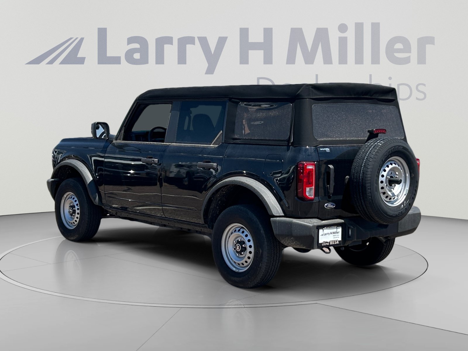 New 2025 Ford Bronco 4-Door AWD/4WD image 3