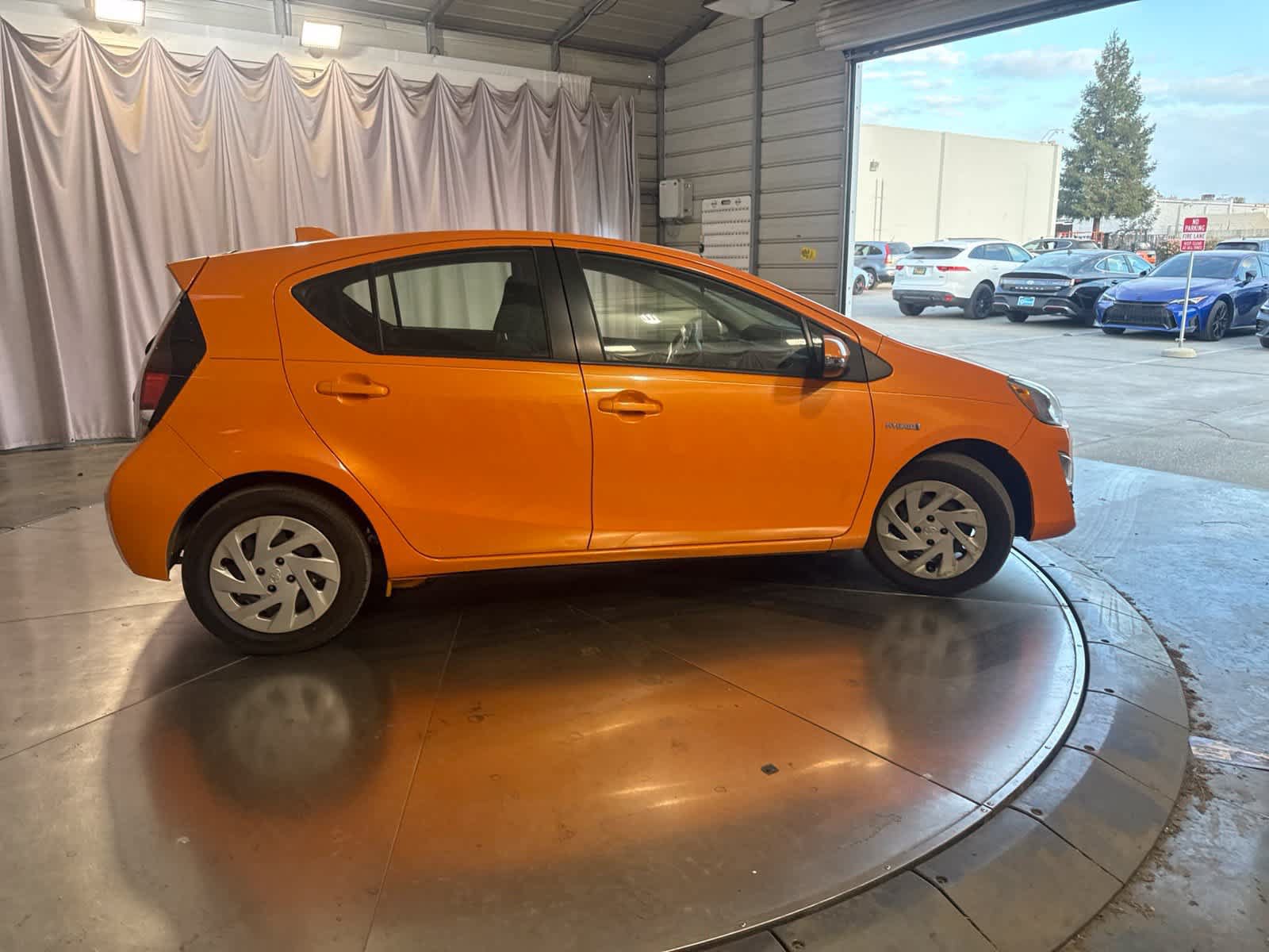 Used 2016 Toyota Prius C Three FWD image 4