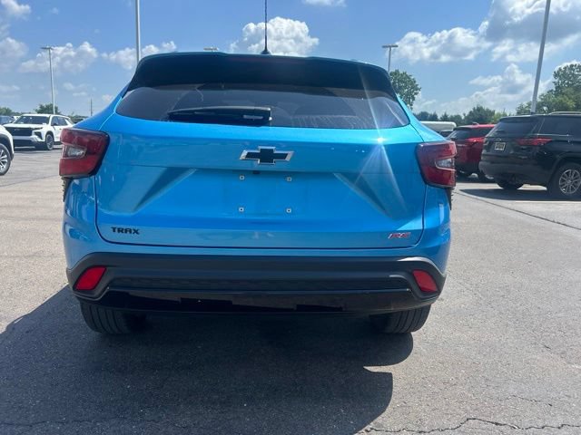 Used 2025 Chevrolet Trax RS w/ Driver Confidence Package FWD image 6
