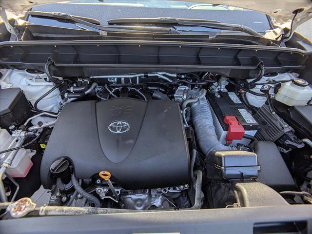 Used 2022 Toyota Highlander XLE AWD/4WD image 23
