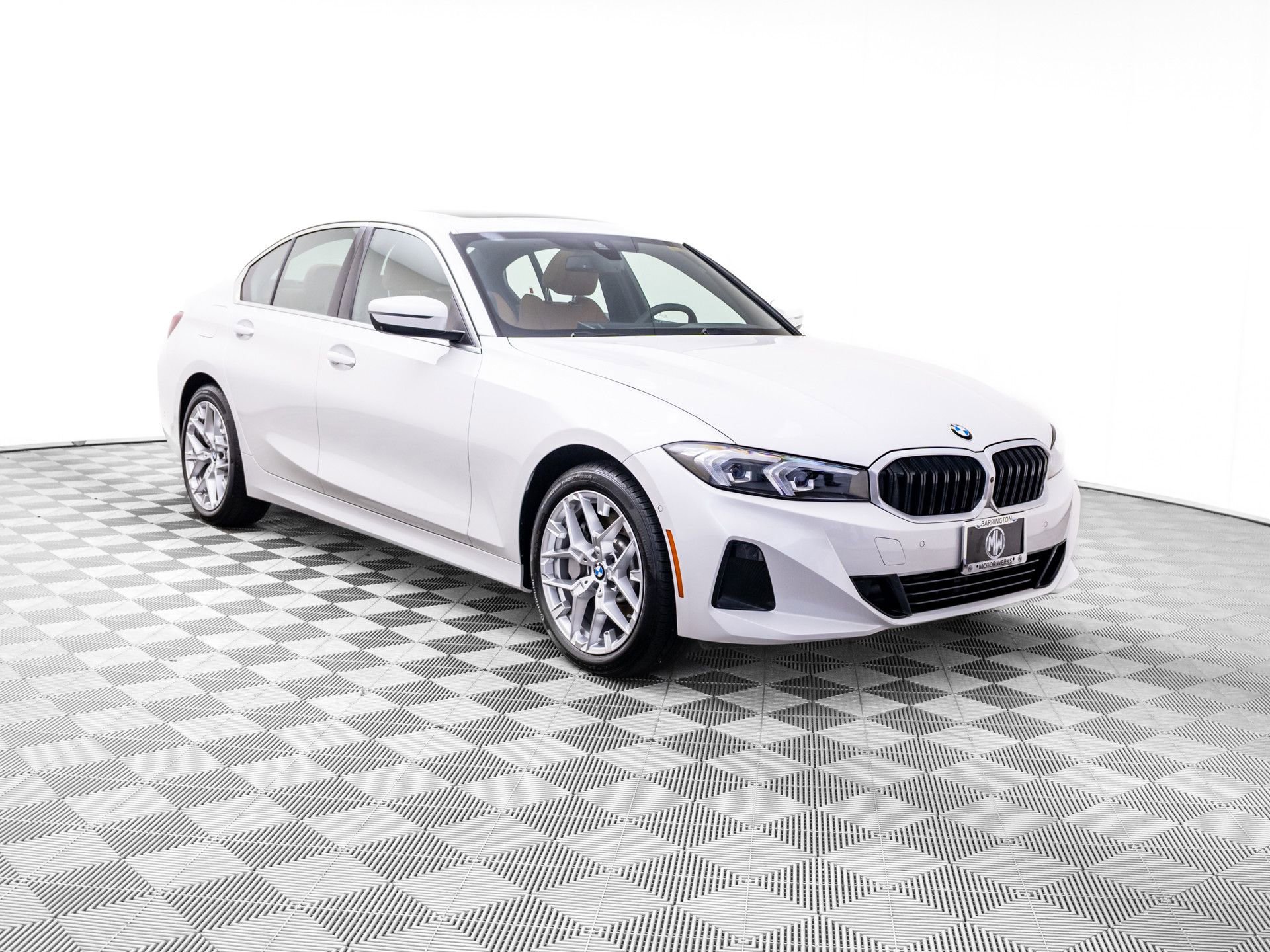 Certified 2025 BMW 330i xDrive Sedan w/ Premium Package AWD/4WD image 8