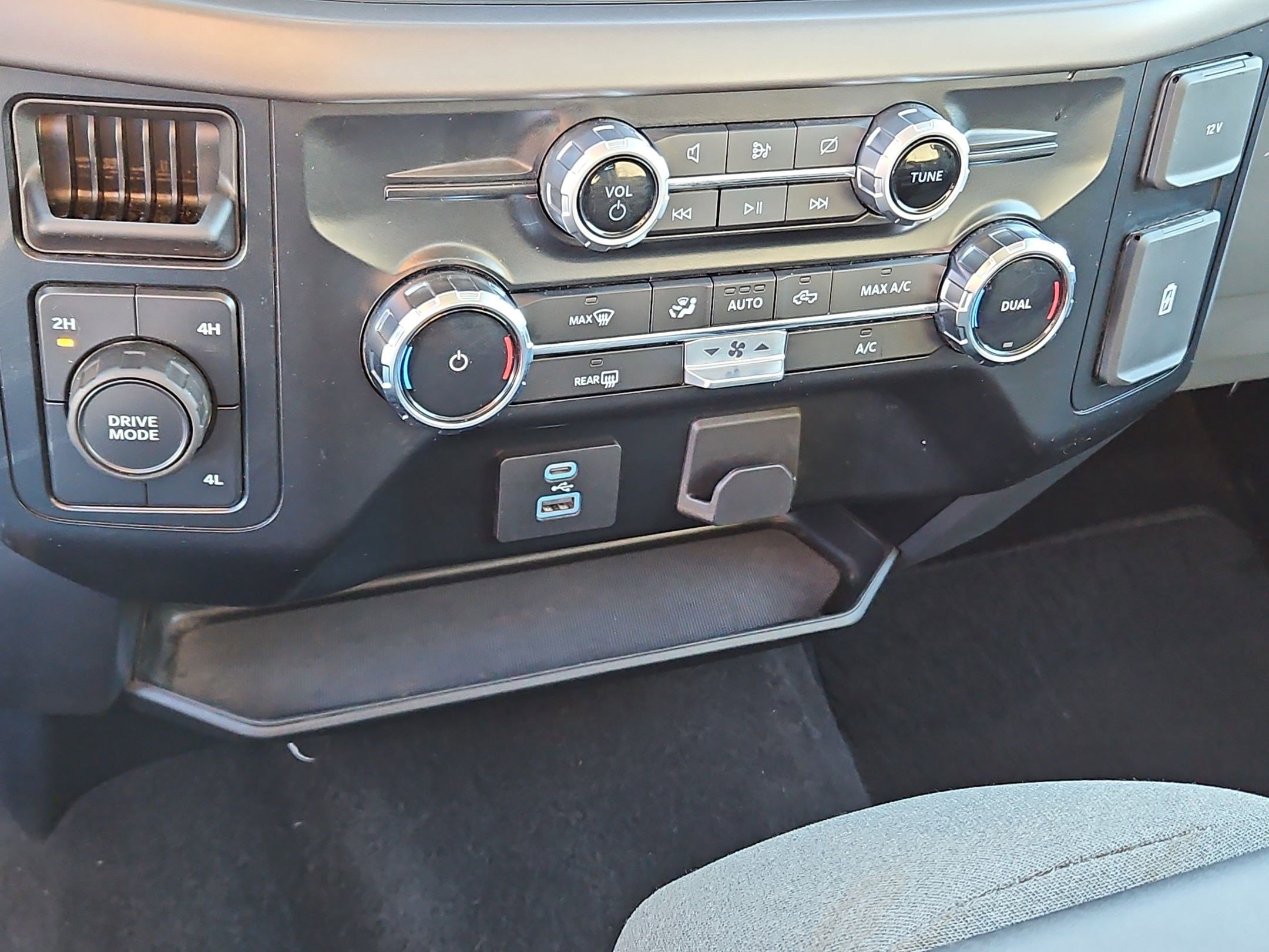 Used 2024 Ford F150 XLT image 25