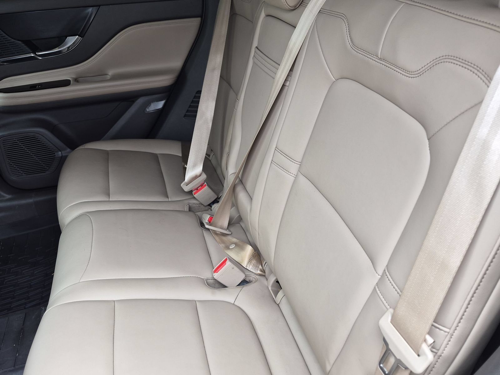 Used 2021 Lincoln Corsair AWD image 17