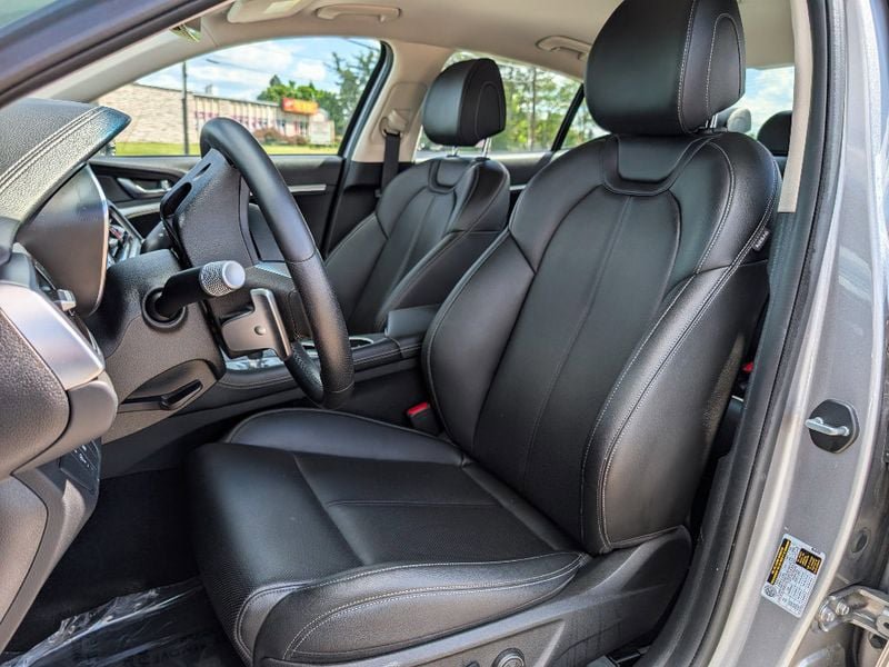 Used 2024 Genesis G70 2.5T AWD/4WD image 14