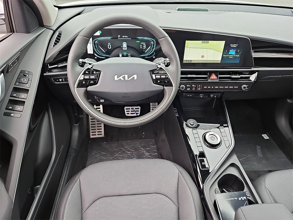 New 2025 Kia Niro SX Touring image 6