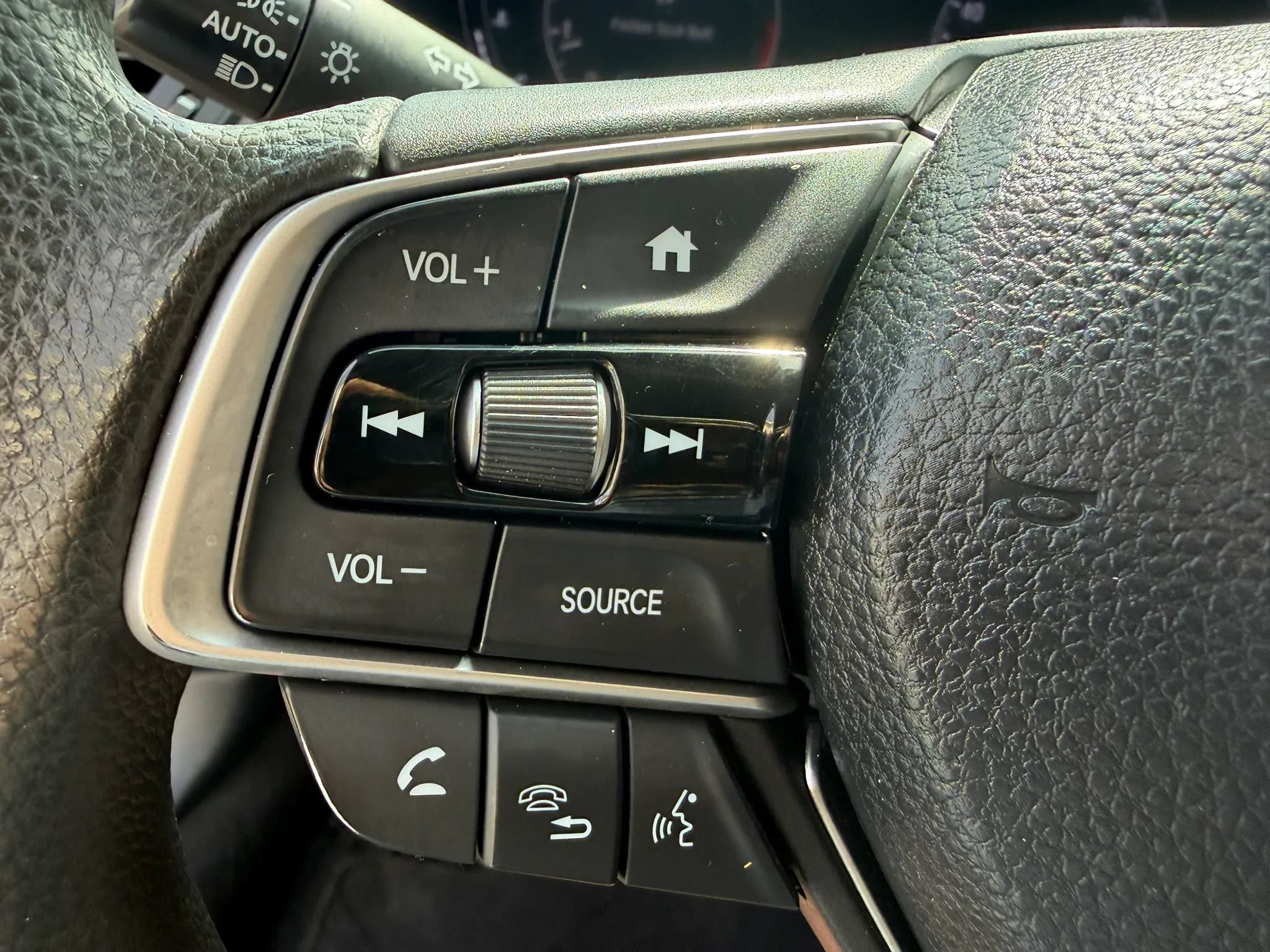Used 2018 Honda Accord LX image 35