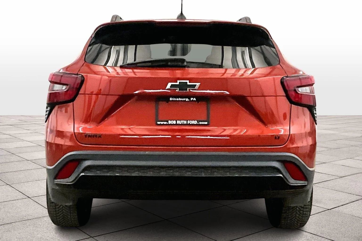 Used 2024 Chevrolet Trax LT w/ LT Convenience Package image 4