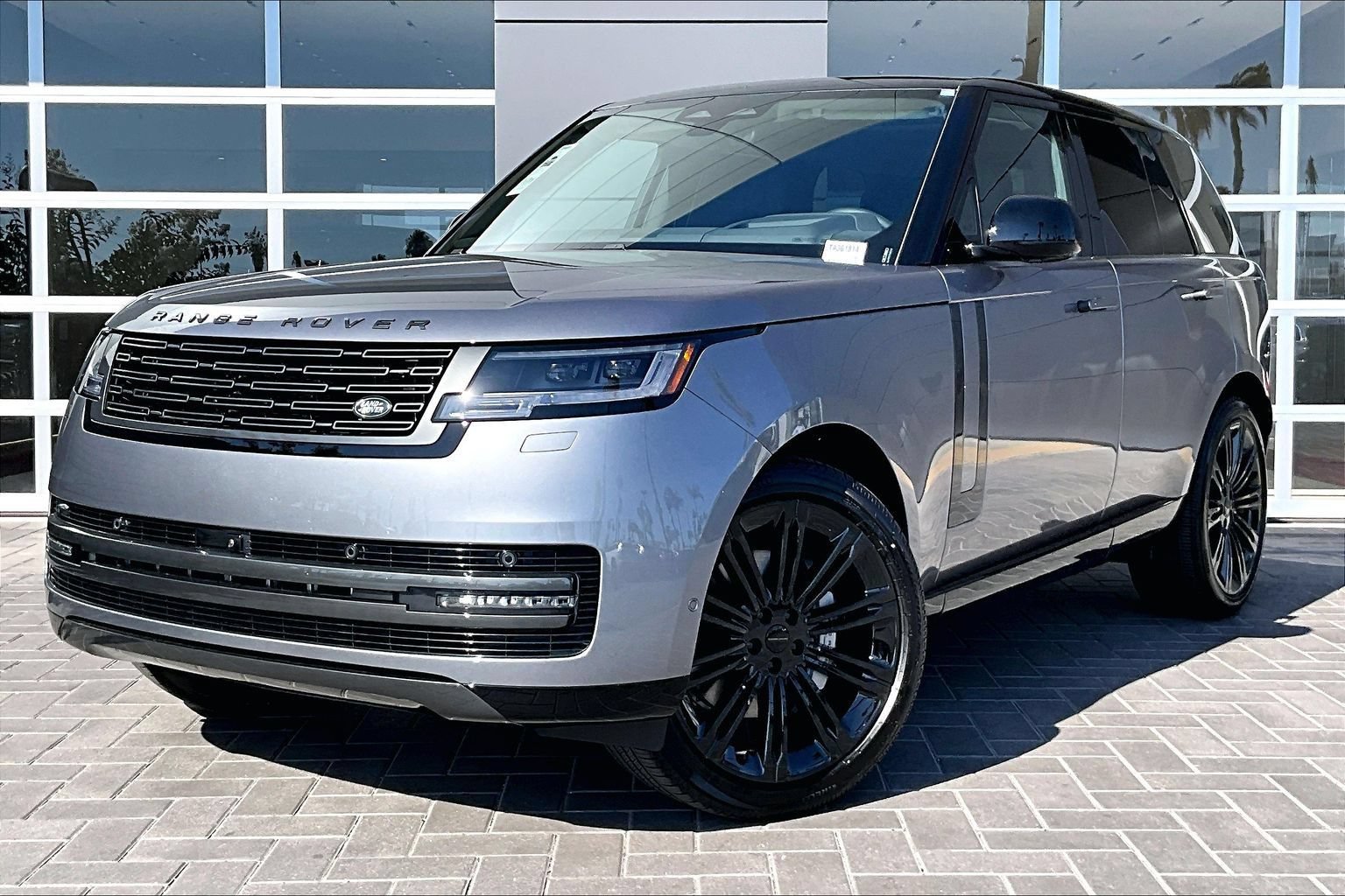 New 2026 Land Rover Range Rover SE AWD/4WD image 1