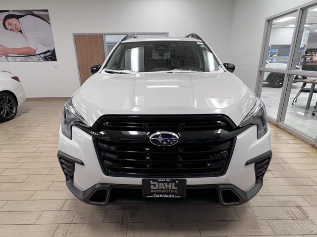 Used 2025 Subaru Ascent Bronze Edition image 2