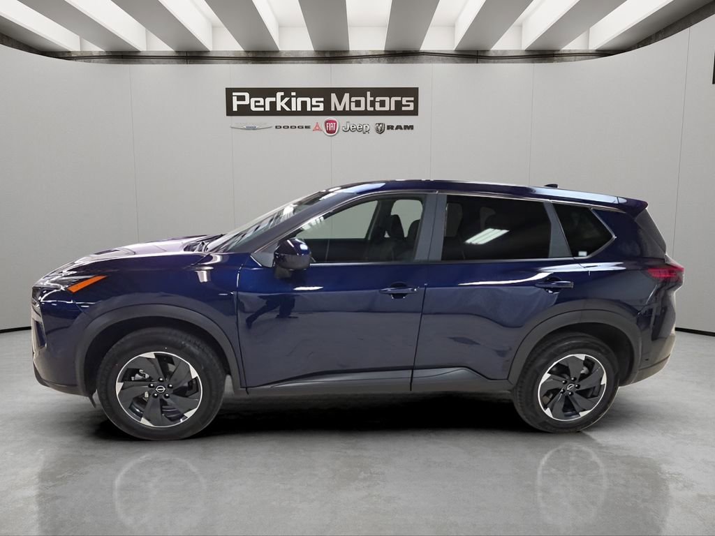 Used 2025 Nissan Rogue SV image 3