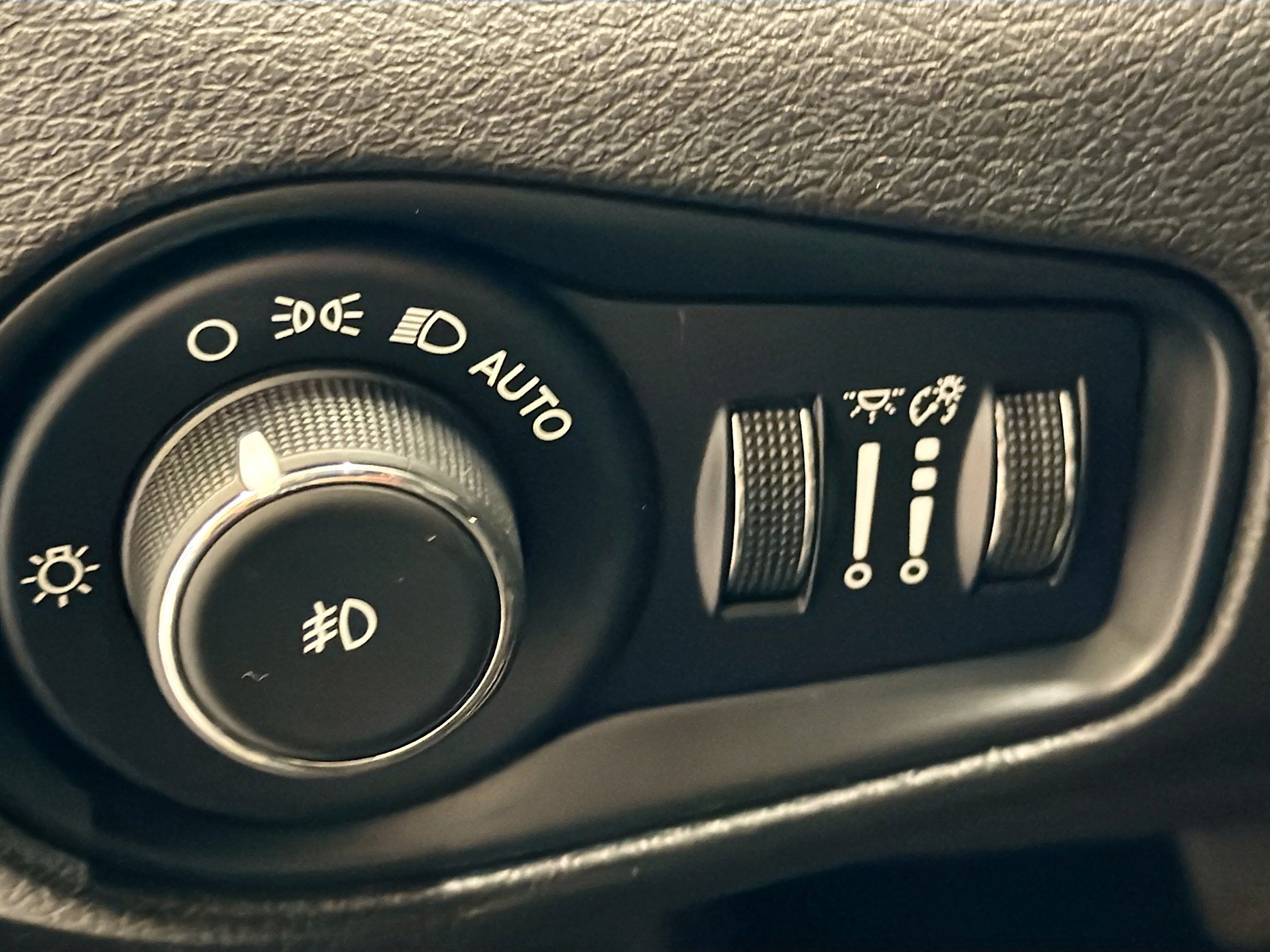 Used 2016 Jeep Renegade Limited AWD/4WD image 16