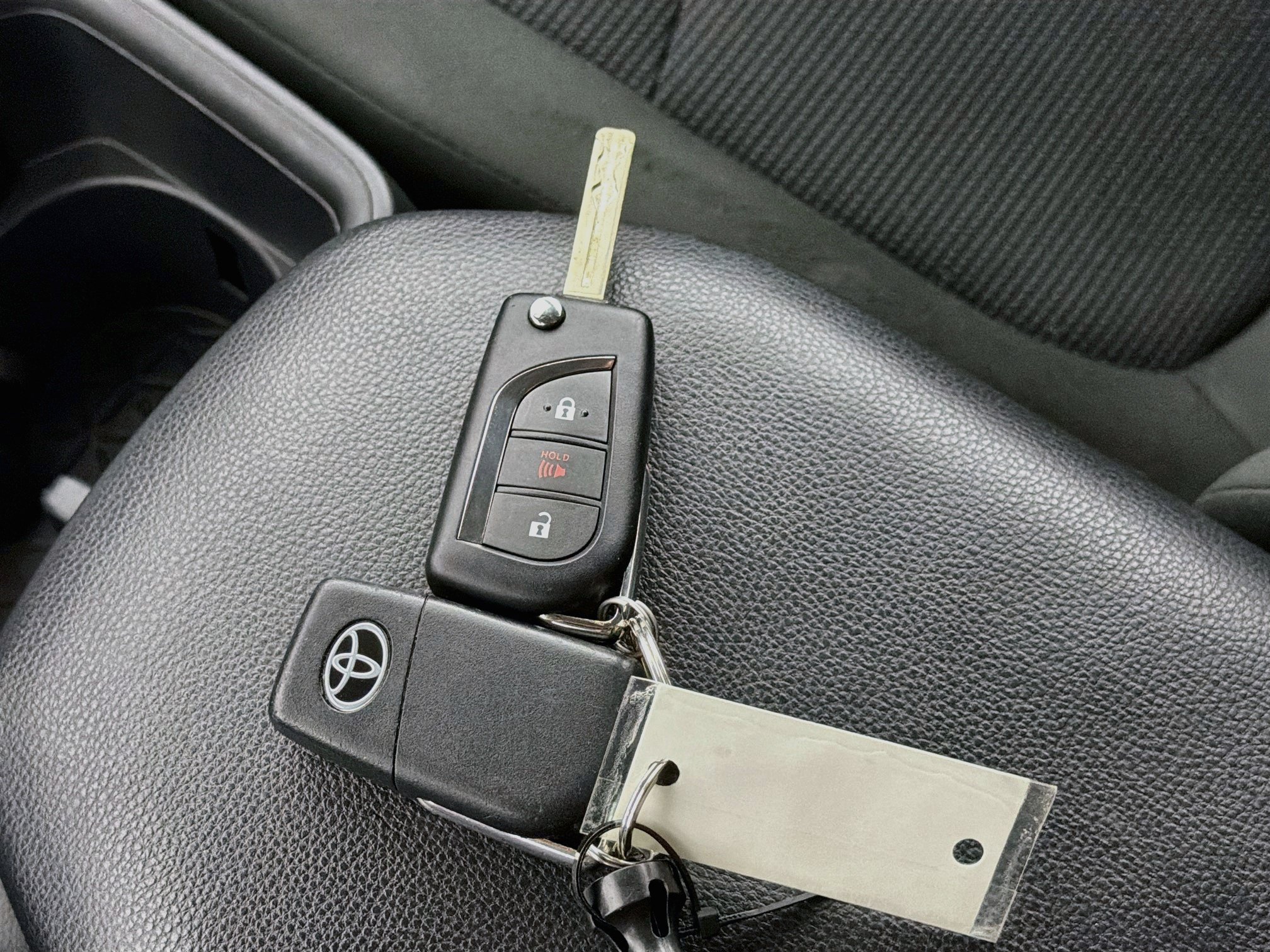 Used 2023 Toyota RAV4 LE AWD/4WD image 24